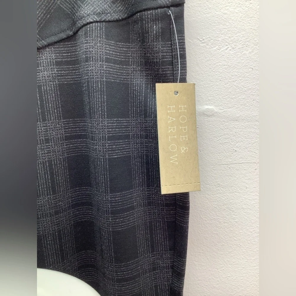 Hope & Harlow Size XL Stylish Black Plaid Women's Pants. New With Tags.